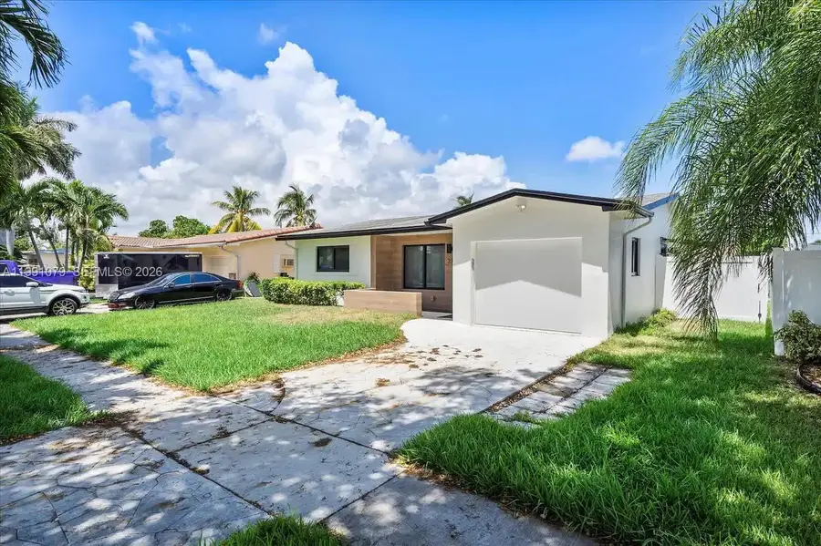 233 SE 4th Ter, Dania Beach, FL 33004 - #2