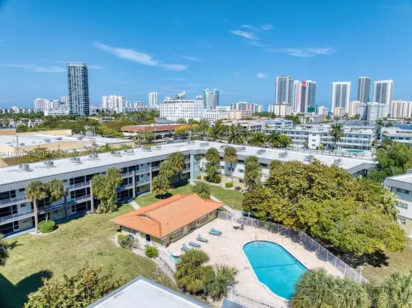 270 Layne Blvd #207, Hallandale Beach, FL 33009