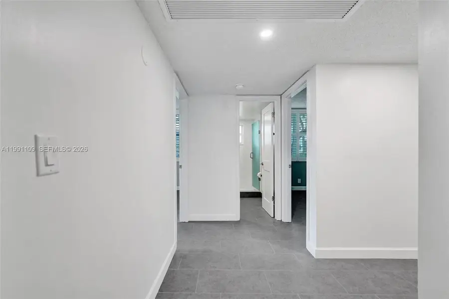 9330 Lagoon Pl #109, Davie, FL 33324 - #3