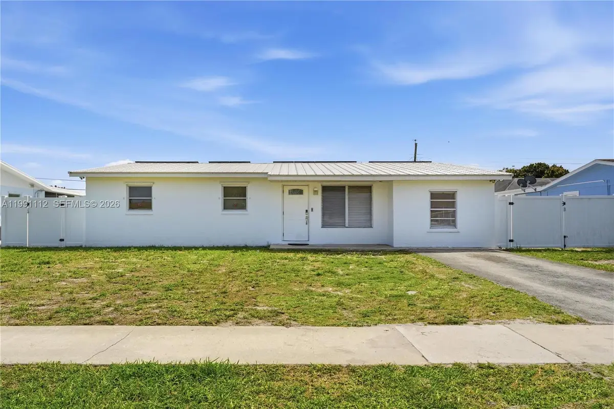 3352 Taconic Dr, West Palm Beach, FL 33406 - #1