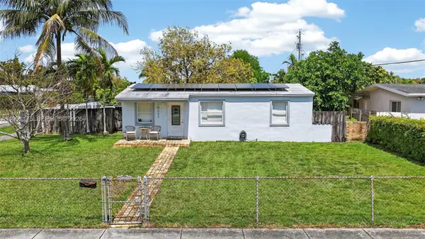 10055 SW 52nd Ter, Miami, FL 33165