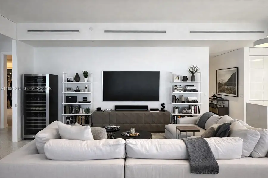 3315 Collins Ave #8D, Miami Beach, FL 33140 - #3