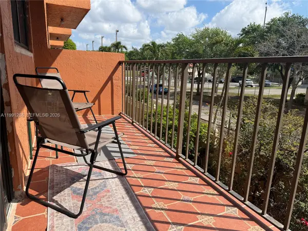 1800 W 54th St #108, Hialeah, FL 33012