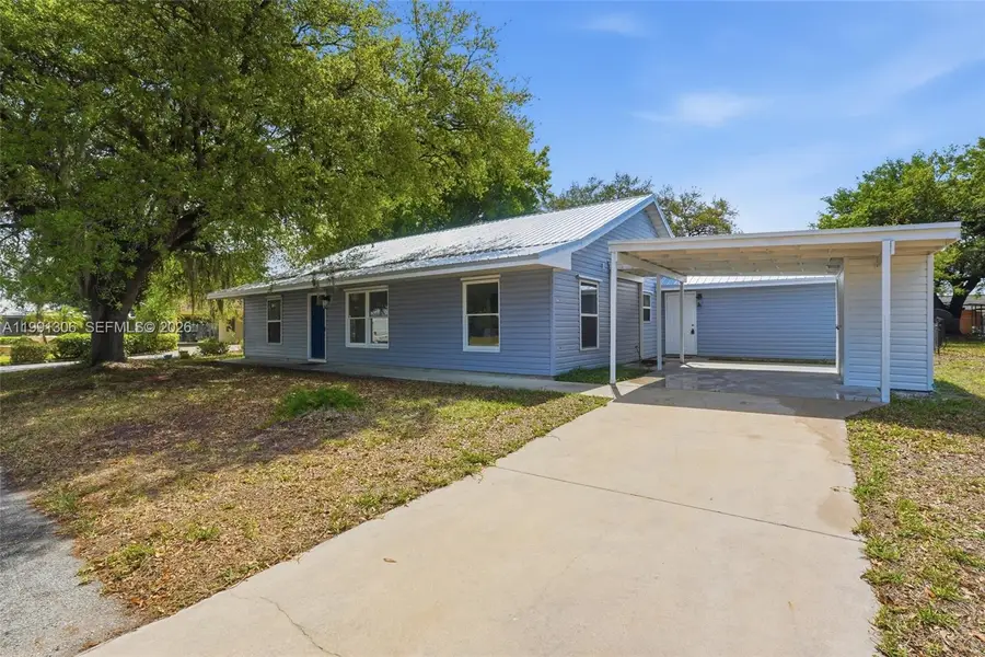 210 E Sugarland Cir, Clewiston, FL 33440 - #3