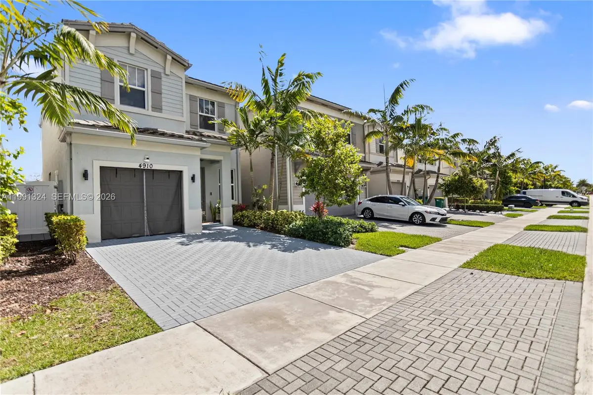 4910 NW 48th Ter, Tamarac, FL 33319 - #1