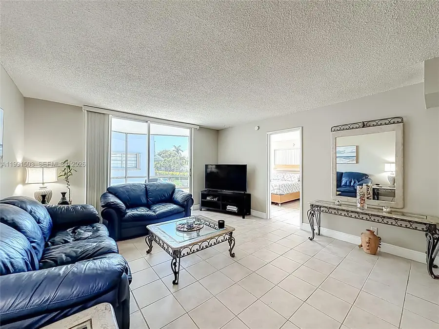 400 SE 10th St #218, Deerfield Beach, FL 33441 - #2