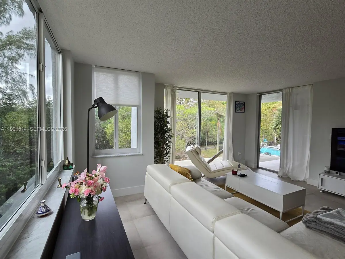 17890 W Dixie Hwy #307, North Miami Beach, FL 33160 - #1