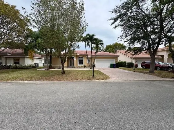 10261 NW 54th Pl, Coral Springs, FL 33076