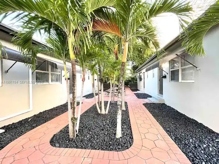 1925 Dewey St, Hollywood, FL 33020 - #2