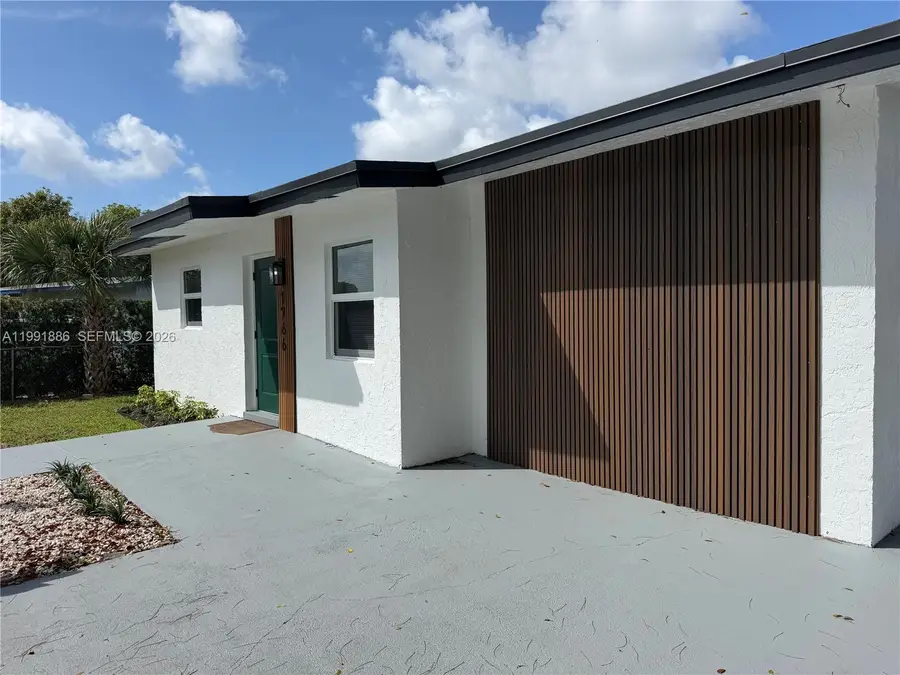 1766 Lauderdale Manor Dr, Fort Lauderdale, FL 33311 - #3