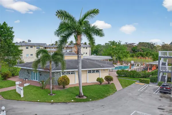 4299 NW 16th St #310, Lauderhill, FL 33313