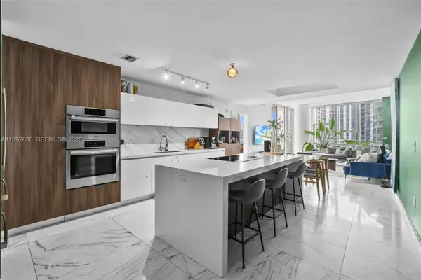 851 NE 1st Ave #3211, Miami, FL 33132