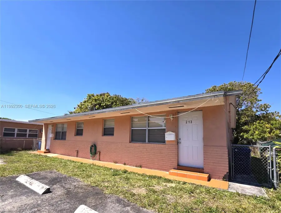 211 SE 10th St, Hallandale Beach, FL 33009 - #2