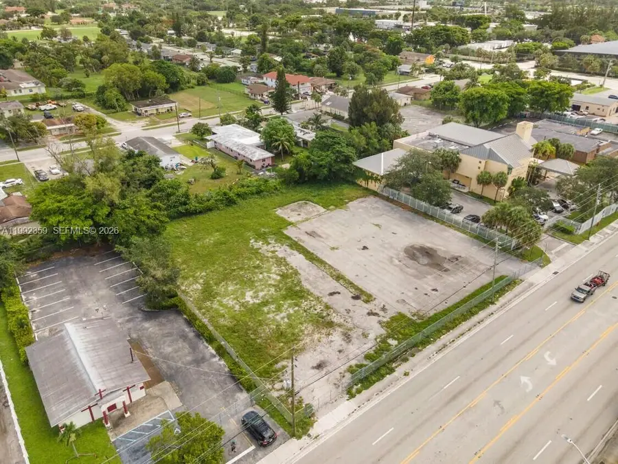 2217 NW 19th St, Fort Lauderdale, FL 33311 - #2