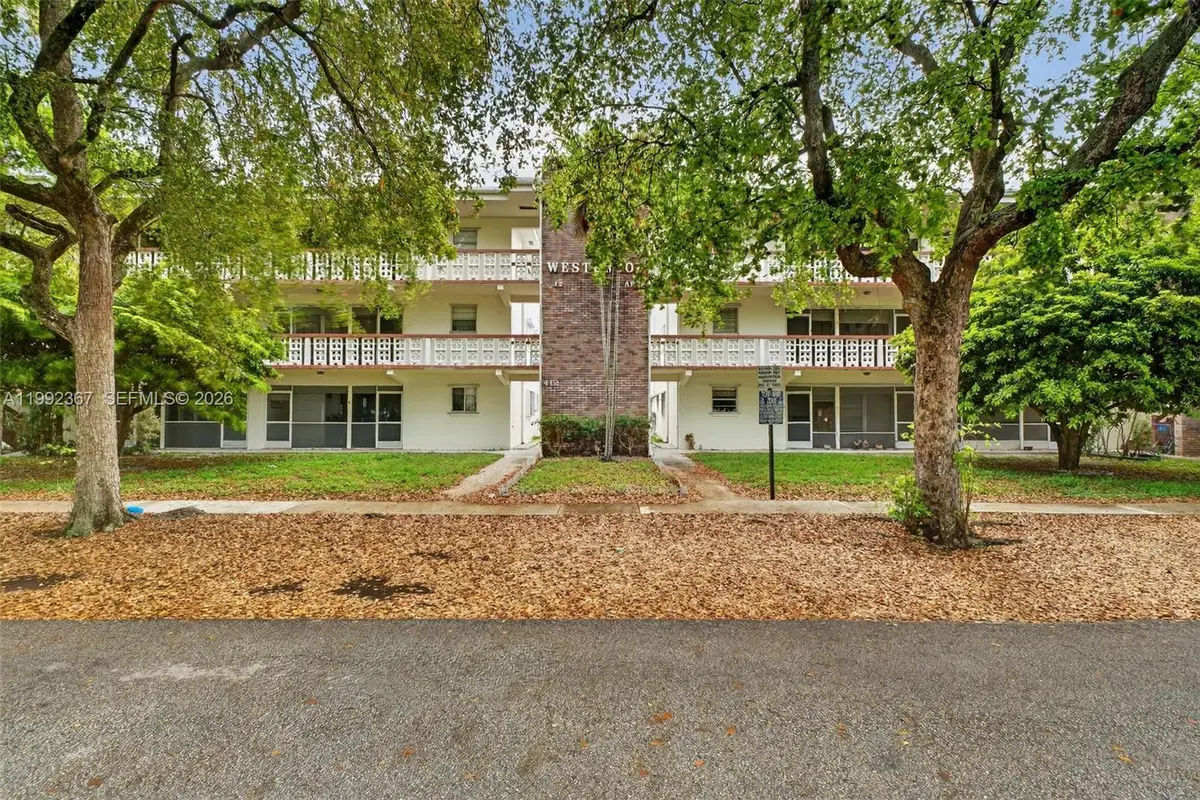 412 S Luna Ct #11, Hollywood, FL 33021 - #1