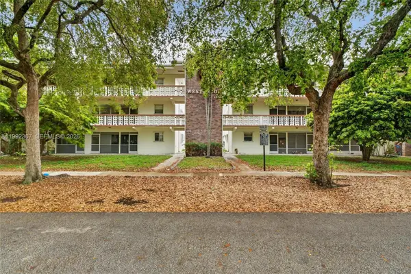 412 S Luna Ct #11, Hollywood, FL 33021