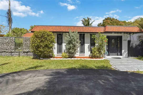 1321 NE 148th St, Miami, FL 33161