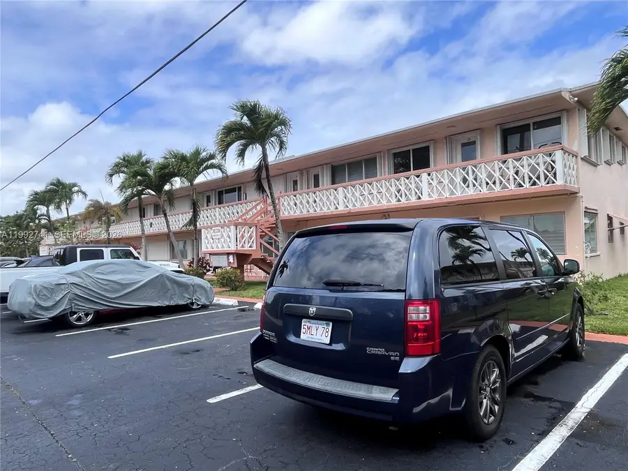 1012 SW 11th St #9N, Hallandale Beach, FL 33009 - #2