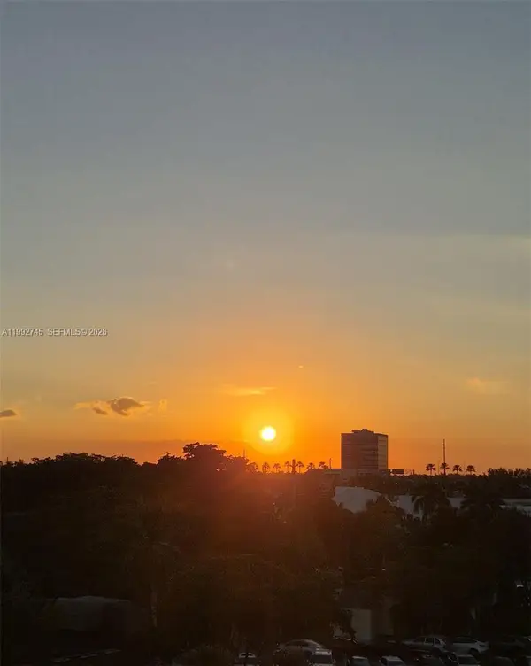 20400 W Country Club Dr #605, Aventura, FL 33180