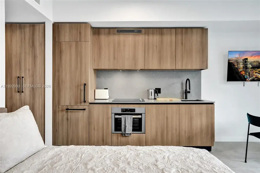 121 NE 5 #1404, Miami, FL 33132 - #3