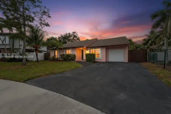 3930 NW 79th Way, Davie, FL 33024