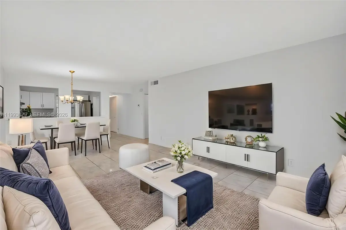 2821 Somerset Dr #302, Lauderdale Lakes, FL 33311 - #1