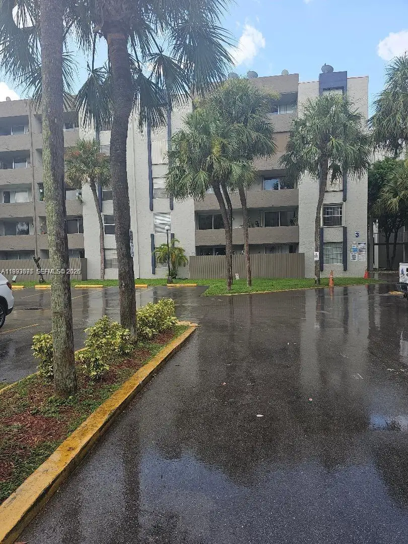 10000 NW 80th Ct #2415, Hialeah Gardens, FL 33016 - #2