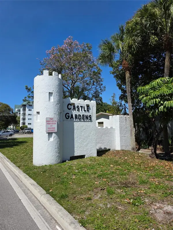 4751 NW 21st St #106, Lauderhill, FL 33313