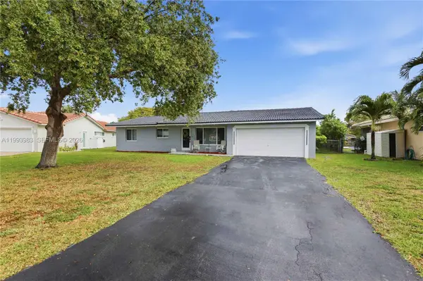 8515 NW 26th Dr, Coral Springs, FL 33065