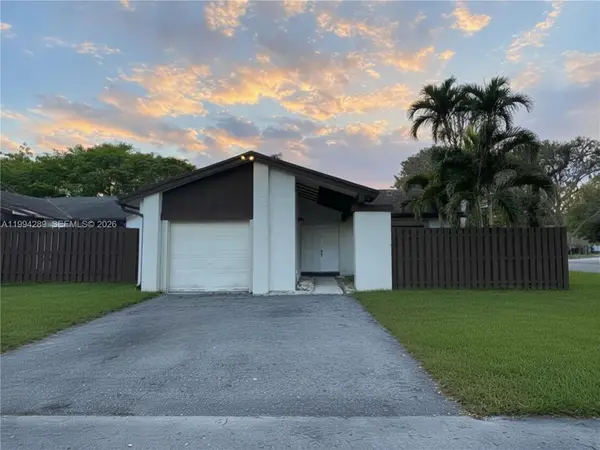 13428 SW 108th St Cir N, Miami, FL 33186