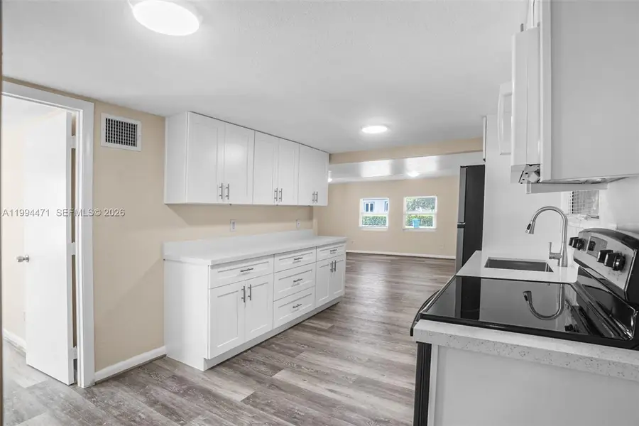 212 SW 11th St, Dania Beach, FL 33004 - #3