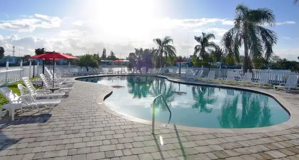 5210 35 Court, Davie, FL 33314