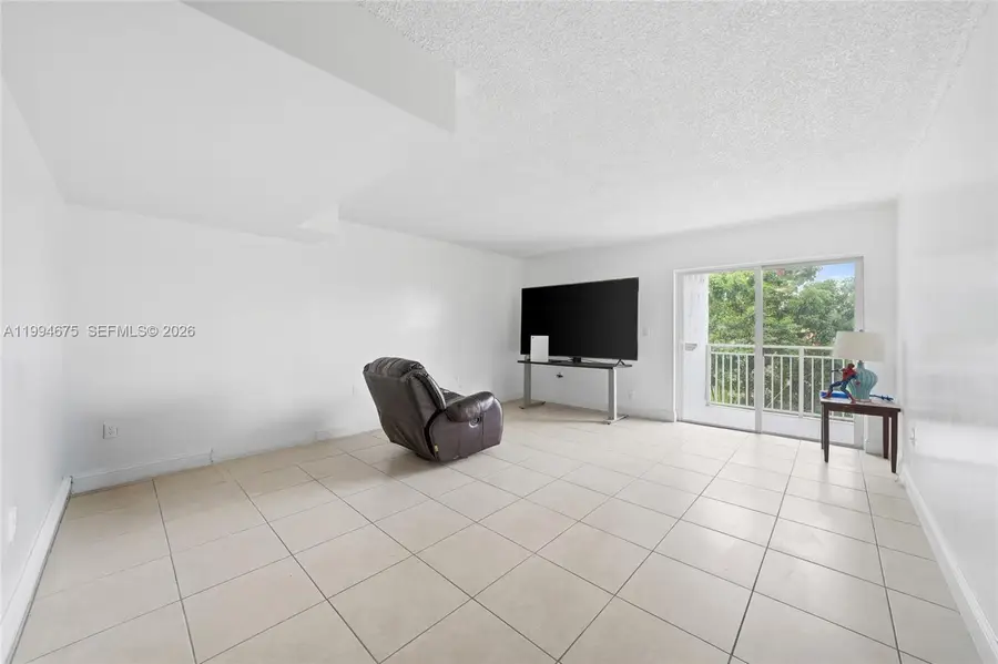9375 Fontainebleau Blvd #L301, Miami, FL 33172 - #3
