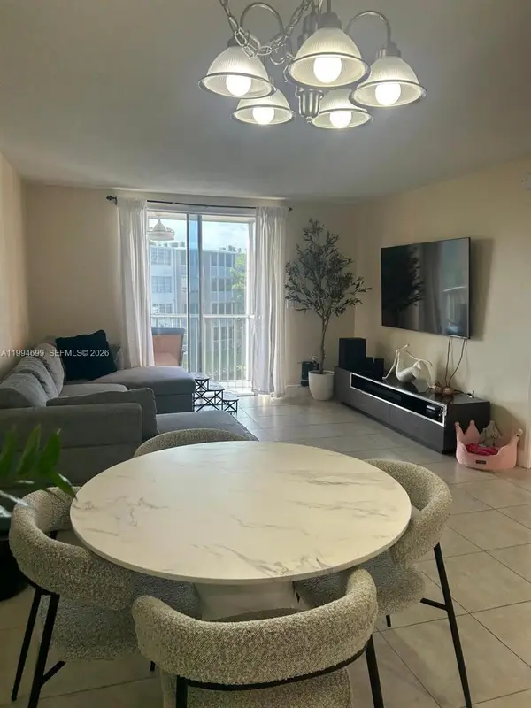 1700 NE 191st St #304, Miami, FL 33179