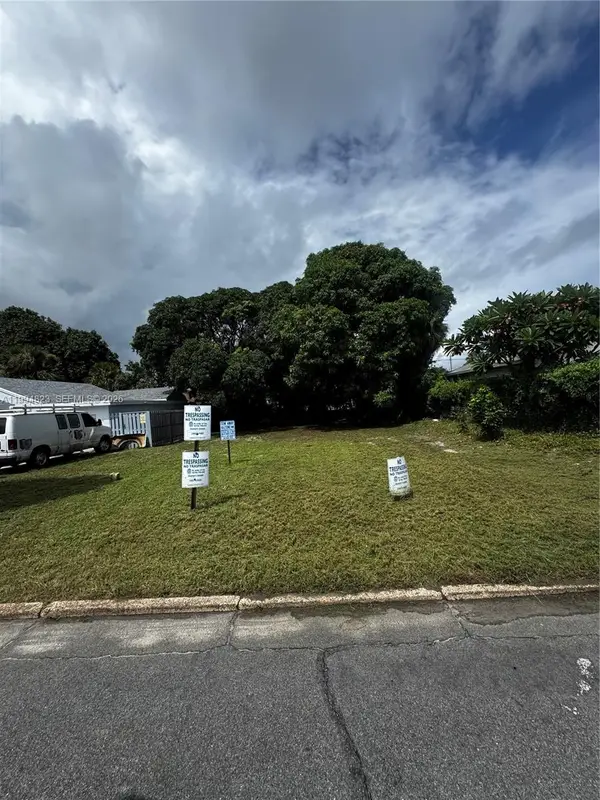 627 56th St, West Palm Beach, FL 33407