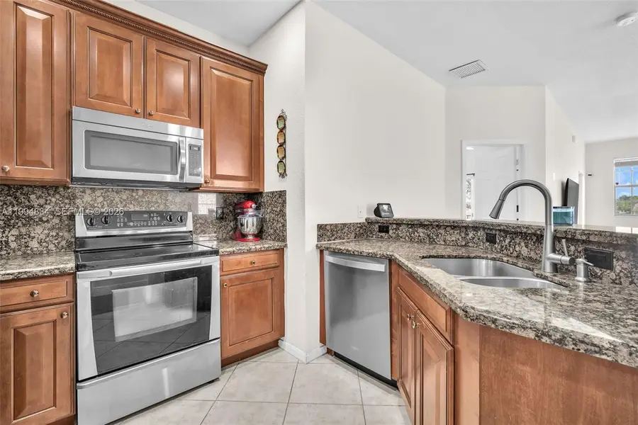 9075 Preston Pl #9075, Tamarac, FL 33321 - #3