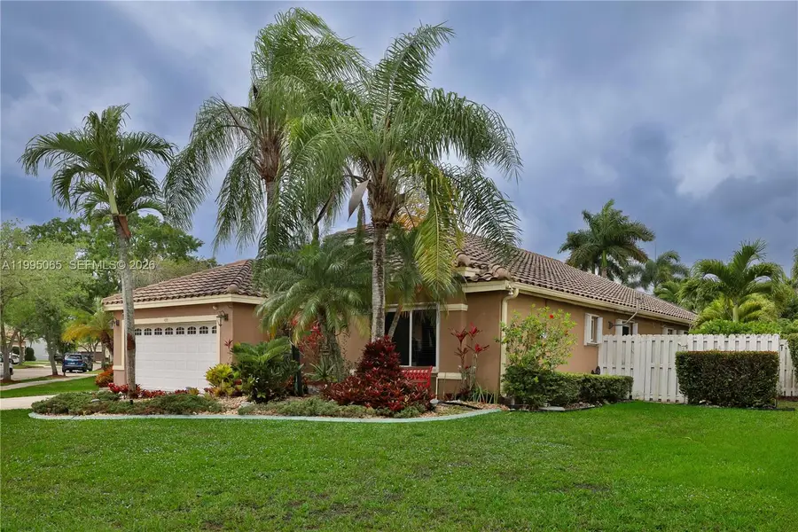 499 Cambridge Ln, Weston, FL 33326 - #3