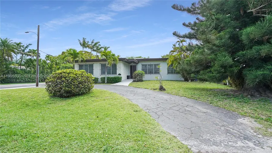 1630 S Bayshore Dr, Miami, FL 33133 - #2