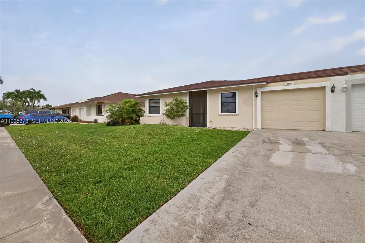 1600 Granfern Ave, West Palm Beach, FL 33415 - #1