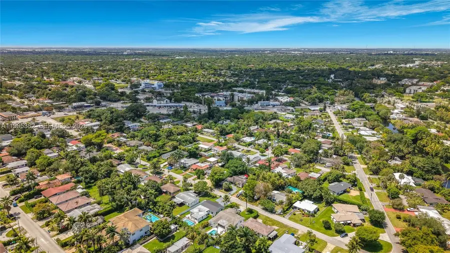 351 NE 117th St, Miami, FL 33161 - #2