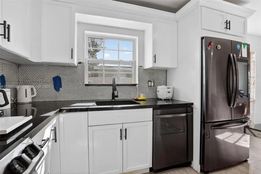 681 NW 21st St, Pompano Beach, FL 33060 - #3