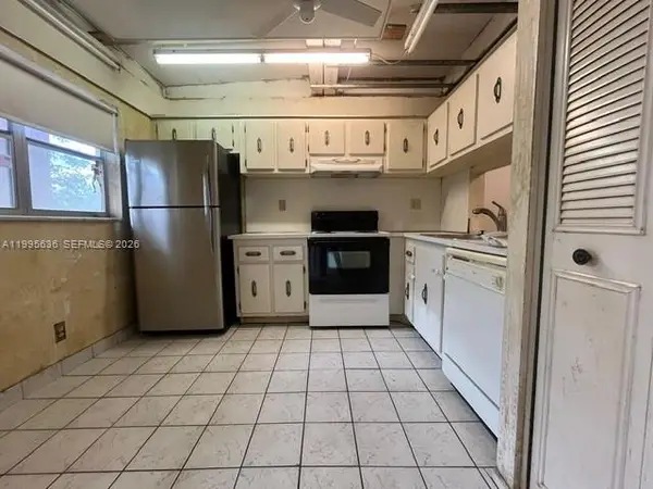 8810 W Mcnab Rd #204, Tamarac, FL 33321