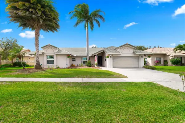 11690 Island Lakes Ln, Boca Raton, FL 33498