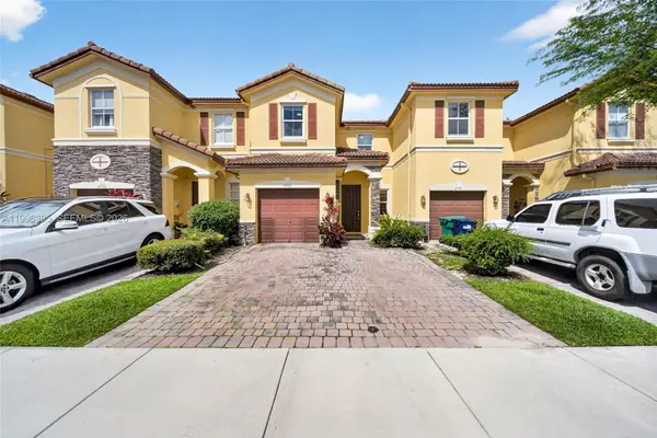 8766 NW 112th Path, Doral, FL 33178