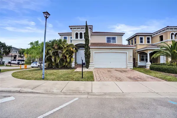 8987 SW 208th St, Cutler Bay, FL 33189