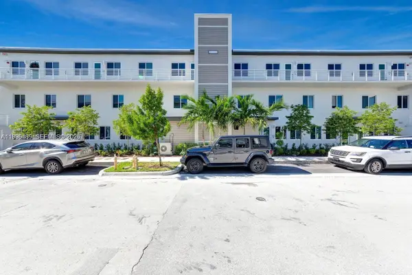 6420 NW 102nd Path #303, Doral, FL 33178