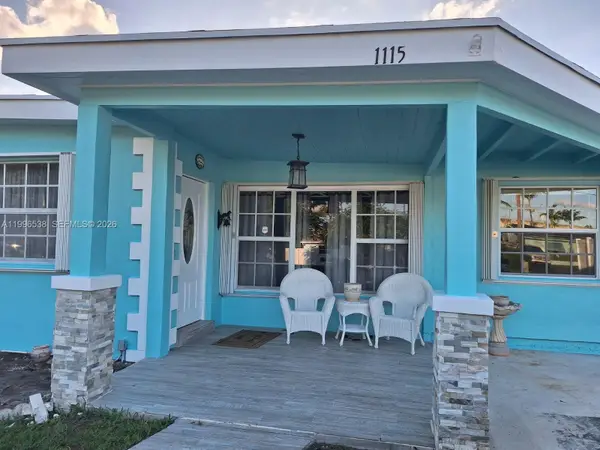 1115 Lake Geneva Dr, Lake Worth, FL 33461