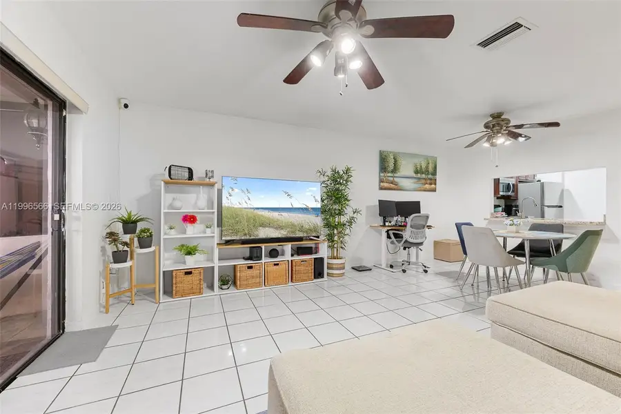 10500 NW 3rd St, Pembroke Pines, FL 33026 - #3