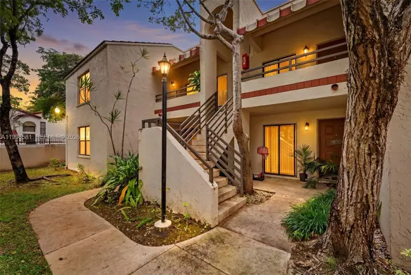 20015 NE 3rd Ct #6, Miami, FL 33179