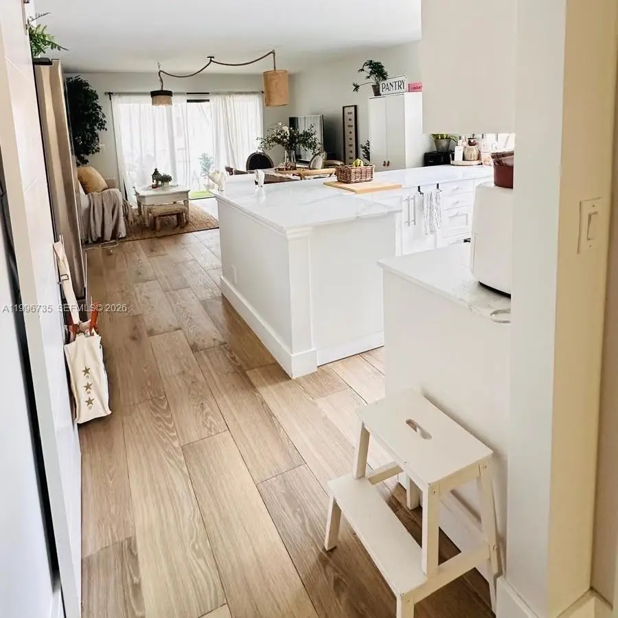 223 Lakeview Dr #204, Weston, FL 33326 - #2